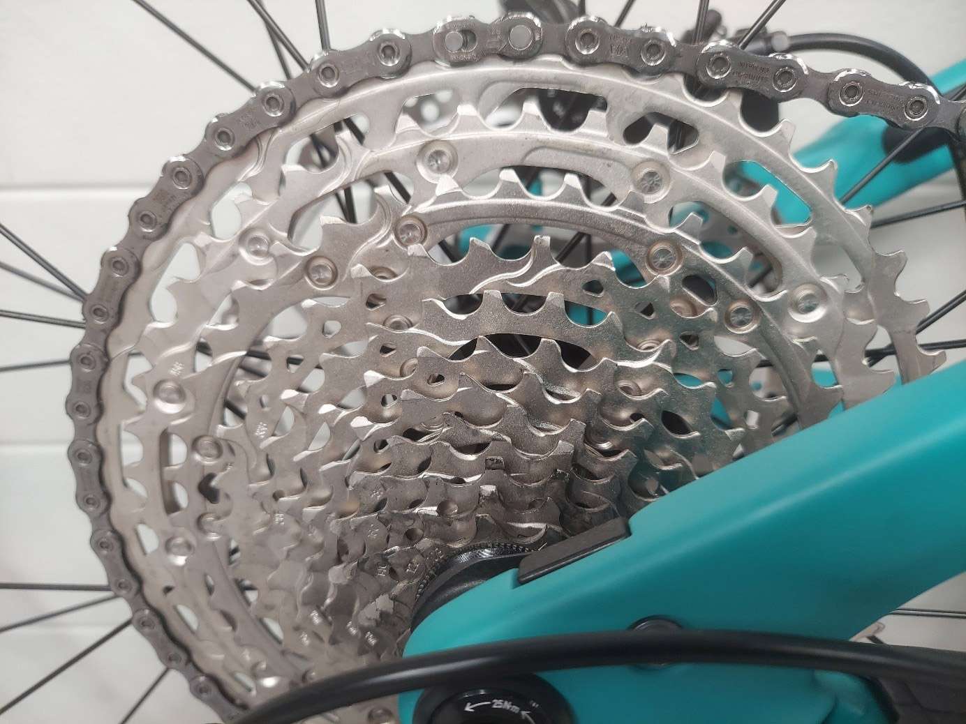 Цепь проскальзывает на кассете